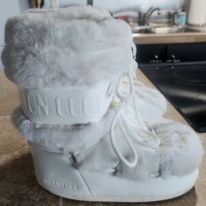 Moon Boot Women's White Fur Snow Boots